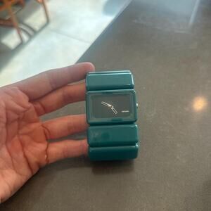 Nixon Women’s Watch Blue Chunky Y2K Vega Model Magnificent Nixon watch